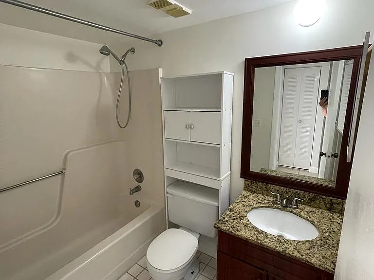 6844 Palmetto Cir S #201 — Photo 12