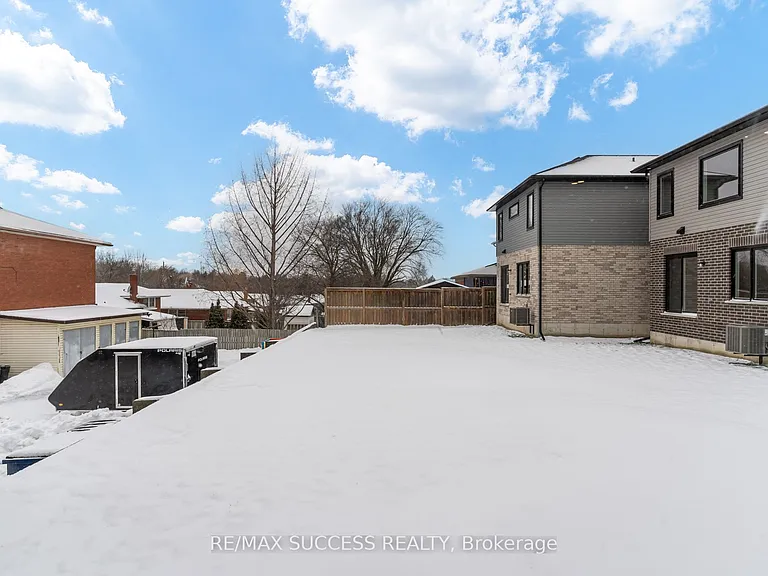 147 Siebert Ave — Photo 45