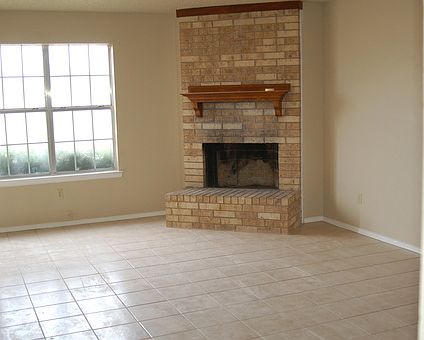 5th image of 820 Red Bud Dr