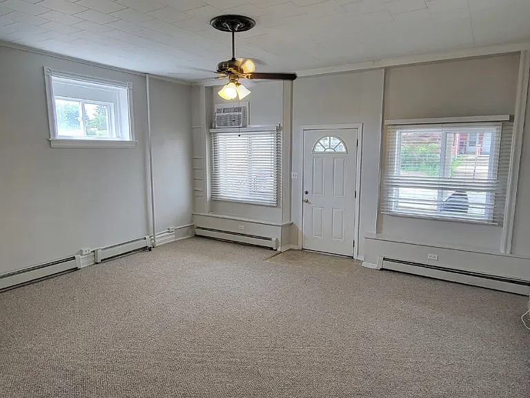 1101 Fullerton Ave — Photo 1