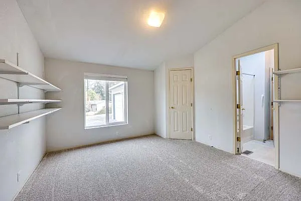 2194 Victoria Ave — Photo 18