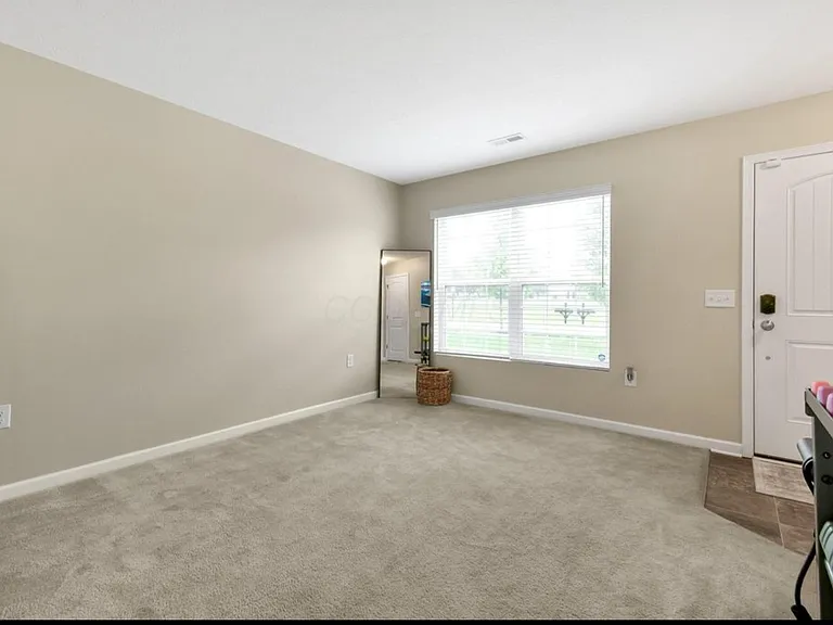 389 Laurel Creek St — Photo 4
