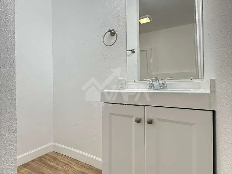 4511 Diamondhead Dr — Photo 18