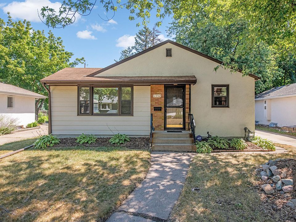 Efficient Highland Park rambler located on a quiet neighborhood with easy access to Hwy 62 and Highland Village. There is a 3D virtual tour available as well.