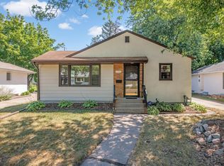 1352 Kenneth St, Saint Paul, MN 55116