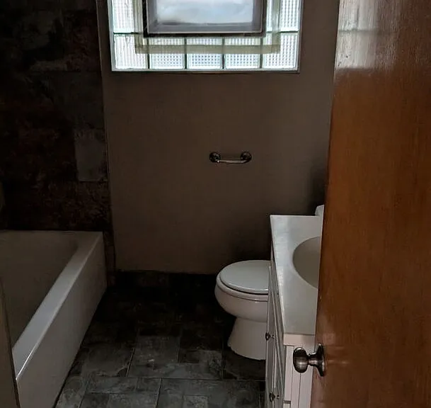 1619 E 86th Pl #1 — Photo 6