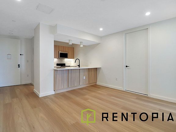 4th image of 1010 Pacific St #825