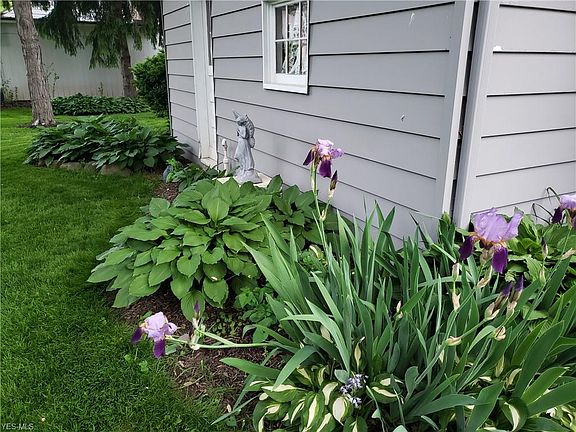 3rd image of 4091 W 210th St