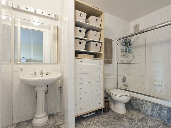 3rd image of 2021 Broadway #11J
