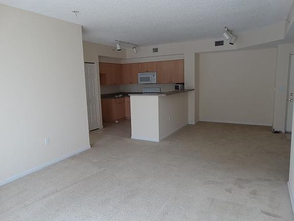5th image of 7920 N Nob Hill Road #2-203
