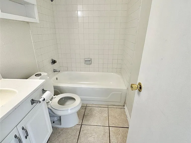4322 Gillis St #105 — Photo 17