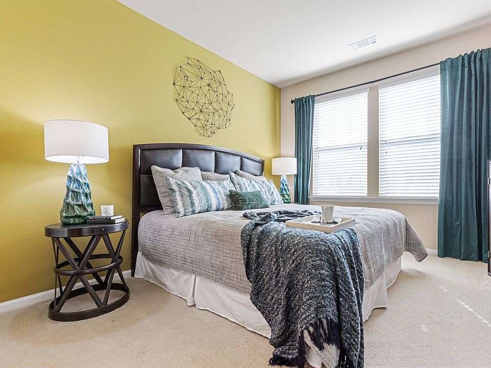 Master Bedroom with En-Suite Bathroom