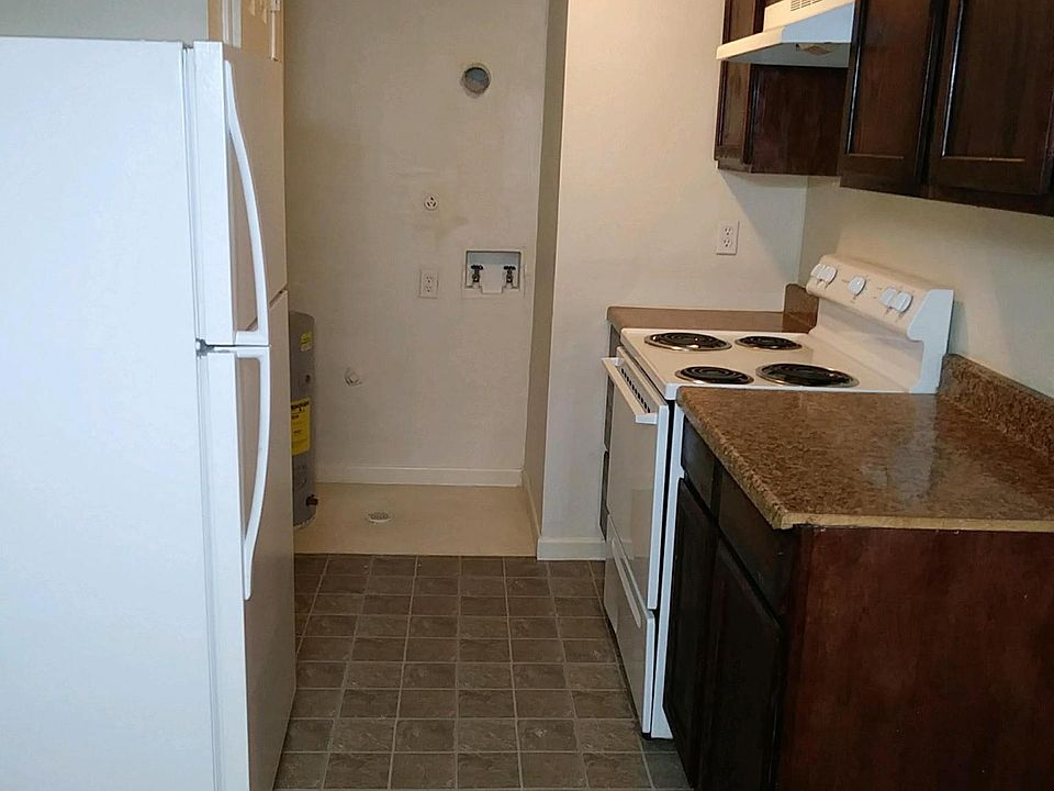 1st image of 2310 Saulsbury Dr APT 20