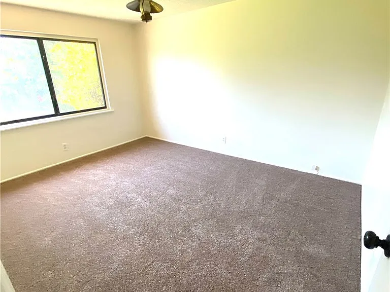 700 E Orangewood Dr — Photo 7