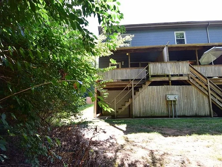 2095 Mary Ellen Ln — Photo 21