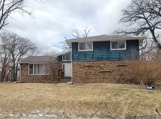 24736 S Oak Ln, Crete, IL 60417