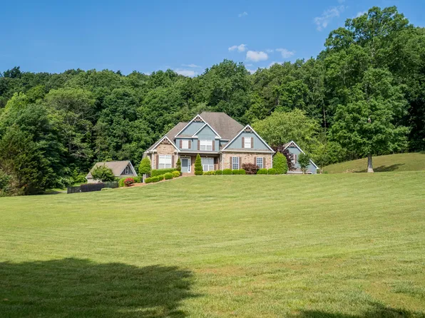 25 Deer Trail Dr, Tunnel Hill, GA 30755