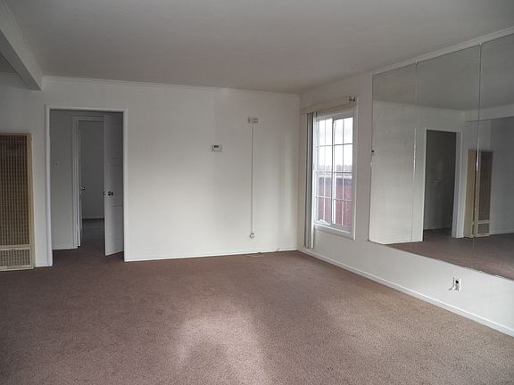 4th image of 232 Wisteria Dr
