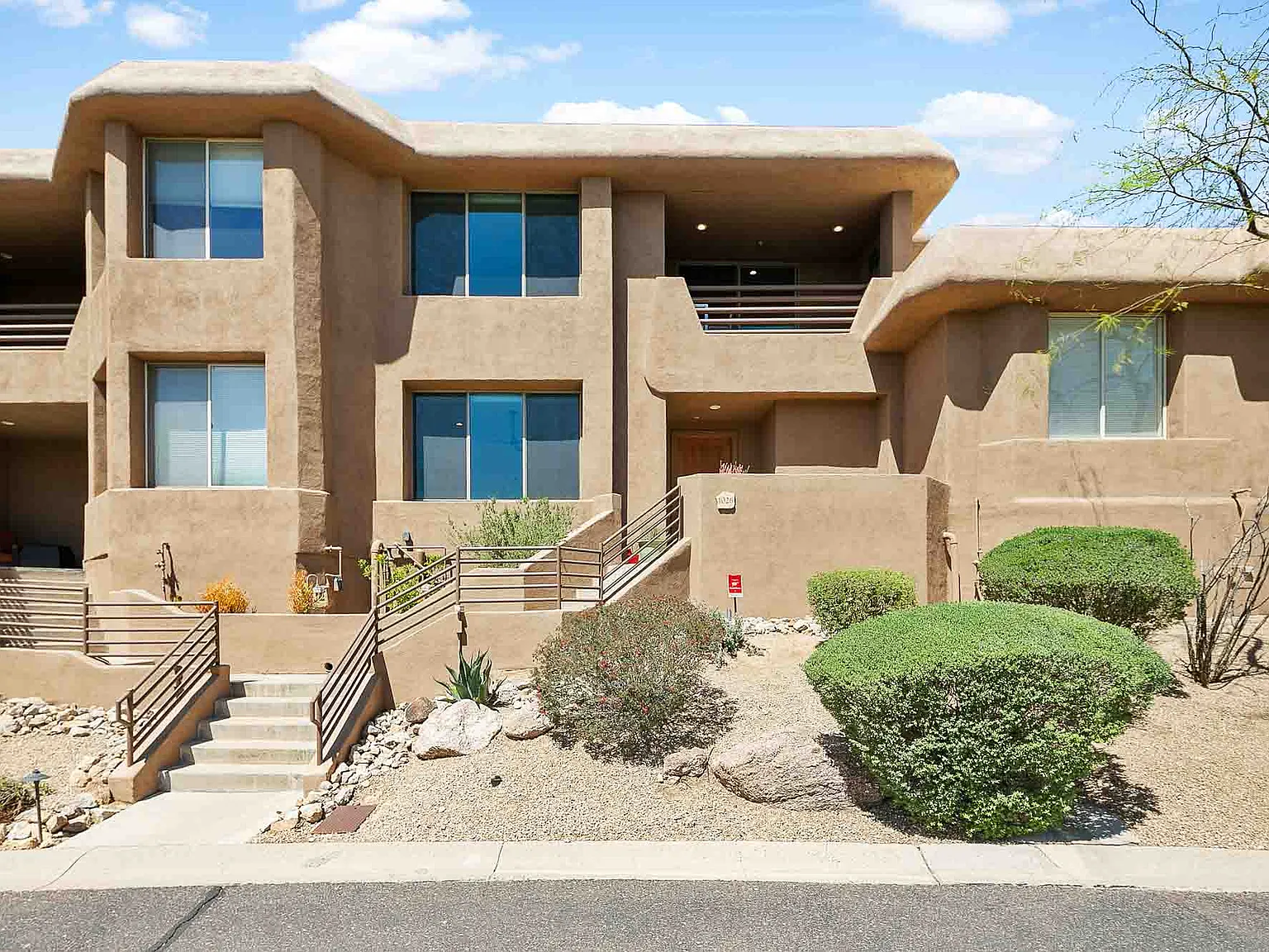 3 bed, 3017 sqft, $6,000 — Photo 3