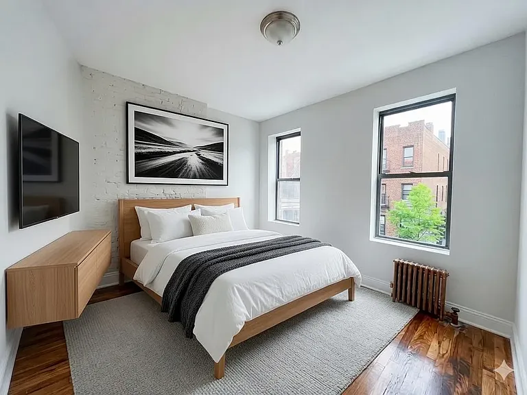 405 W 49th St #4E — Photo 1