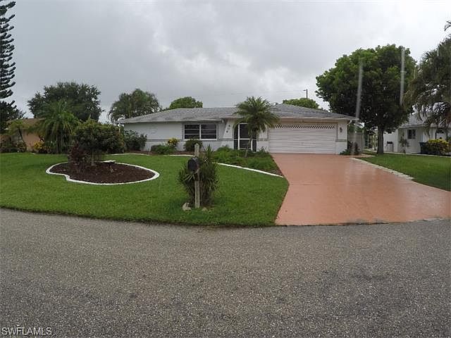 1st image of 606 SE 22nd St