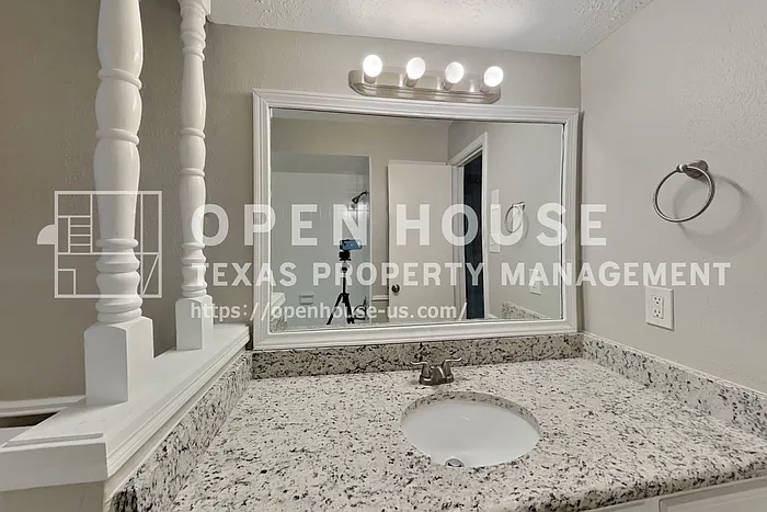 8110 Renmark Ln — Photo 22