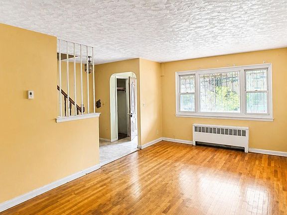 2nd image of 3029 Matthews Avenue