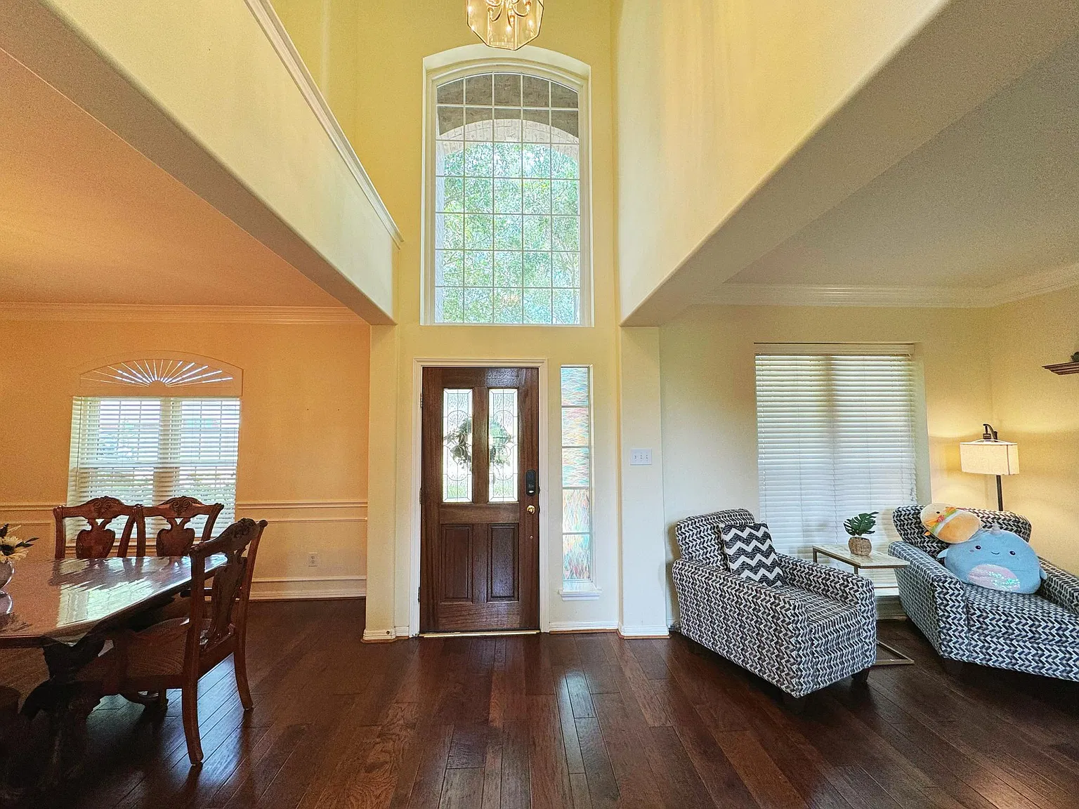 4 bed, 2.5 bath, 2866 sqft, $2,480 — Photo 2