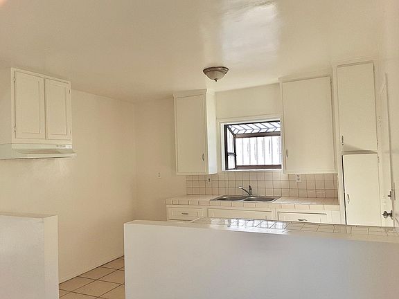 4th image of 1314 W 87th St