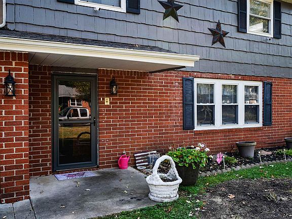 3rd image of 3001 E Imperial Ln