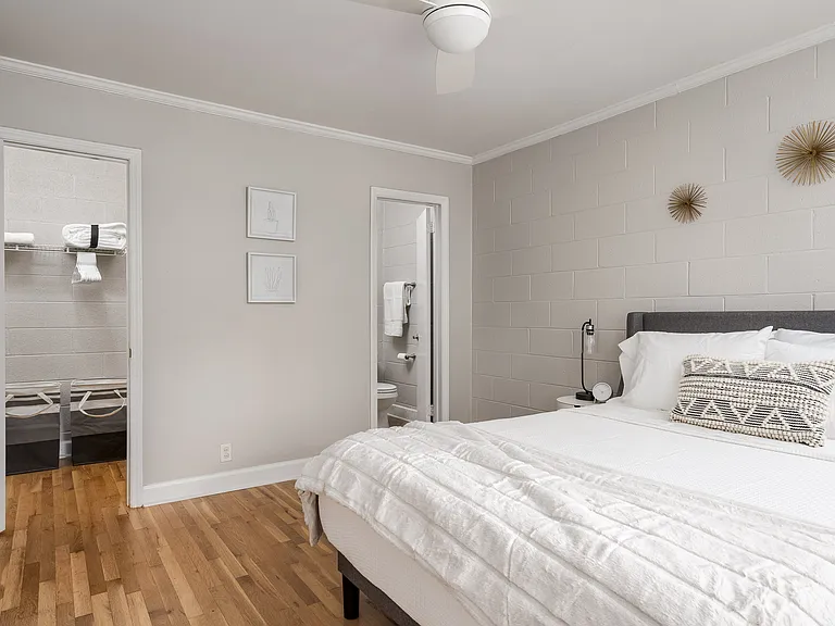 One Bedroom Across From Walking & Biking Trails in Fisher Park - Water & Parking Included — Photo 6
