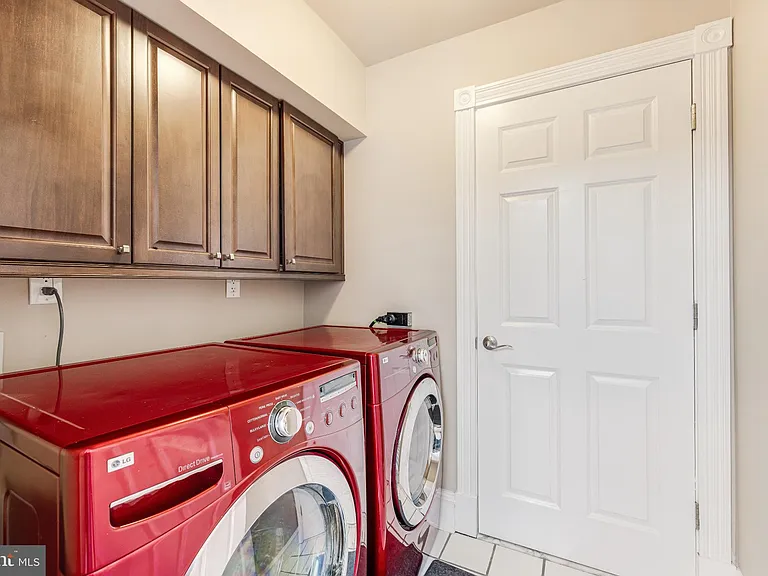 954 N Washington St — Photo 31