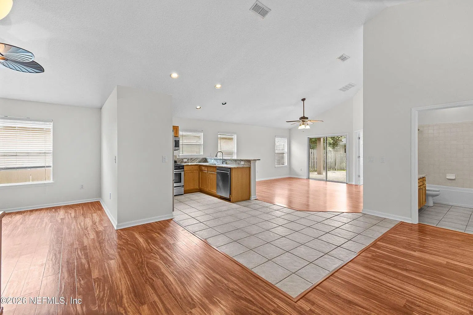 4 bed, 1693 sqft, $2,700 — Photo 2