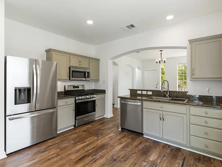 2023 Autumn Lake Dr — Photo 3