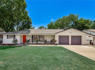 1225 Desiree Ln, Hurst, TX 76053
