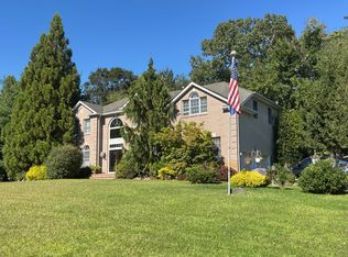 59 Overlook Dr, Jackson, NJ 08527