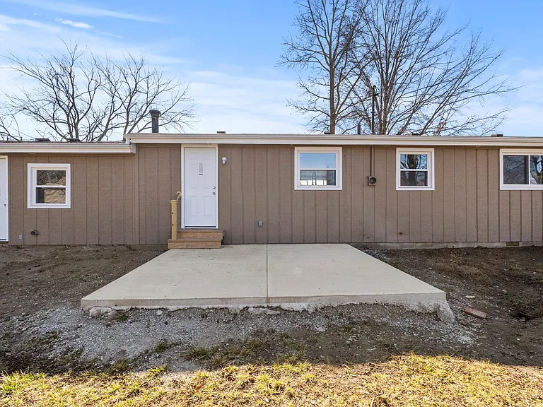 1514 W Dupont Rd — Photo 25