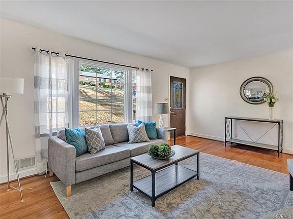 5th image of 5265 Gravelbrook Dr