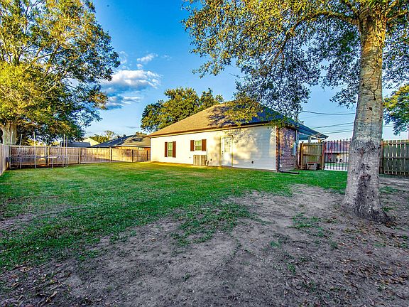 2nd image of 244 Bayou Vista Dr