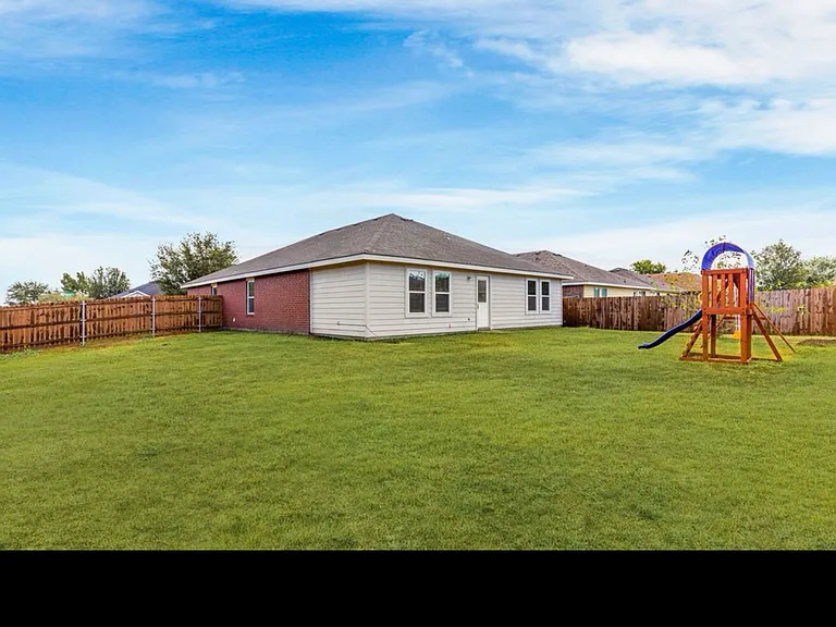 2705 Melanie Dr — Photo 15