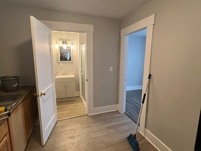 437 E Central Ave #B — Photo 6