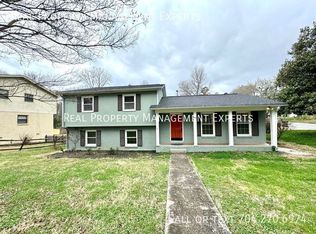 900 Tally Ho Ct, Charlotte, NC 28212