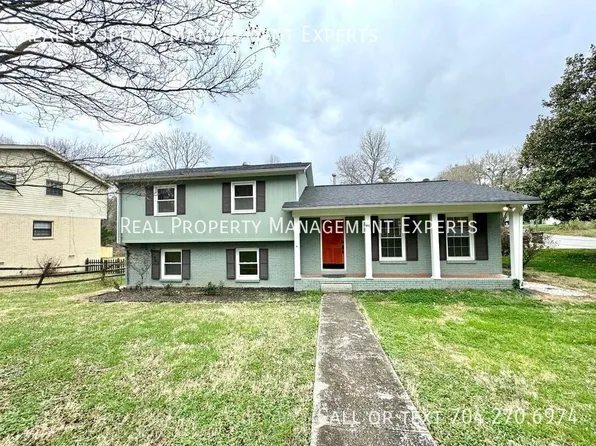 900 Tally Ho Ct, Charlotte, NC 28212