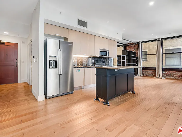 460 S Spring St #512 — Photo 8