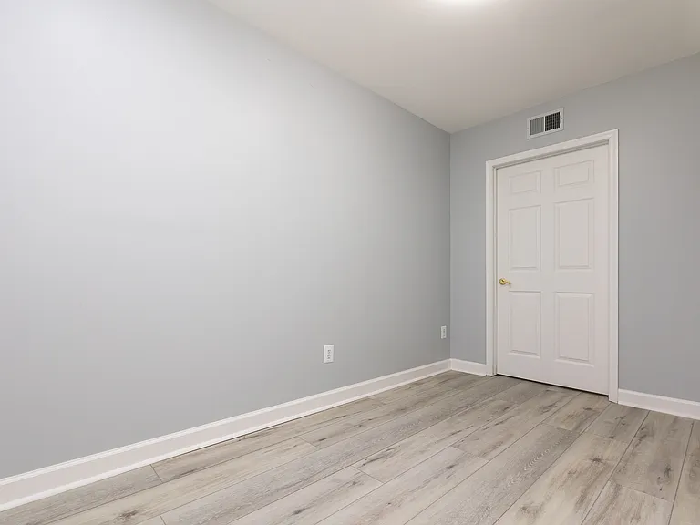 13576 Highland Rd — Photo 3