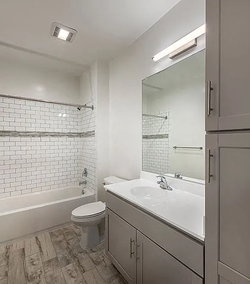 2910 S Glebe Rd — Photo 3