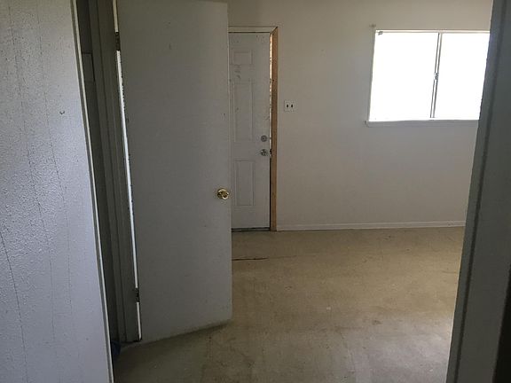 3rd image of 211 Colleen Dr #Upstairs