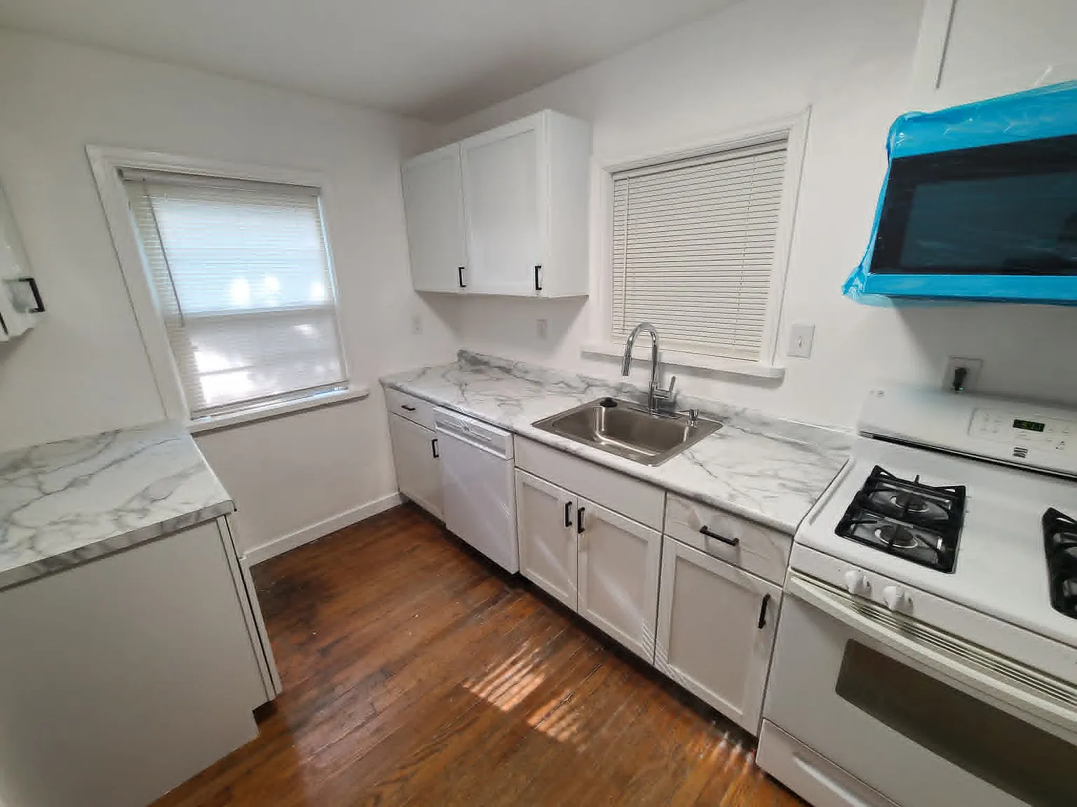 3 bed, 1372 sqft, $1,900 — Photo 4