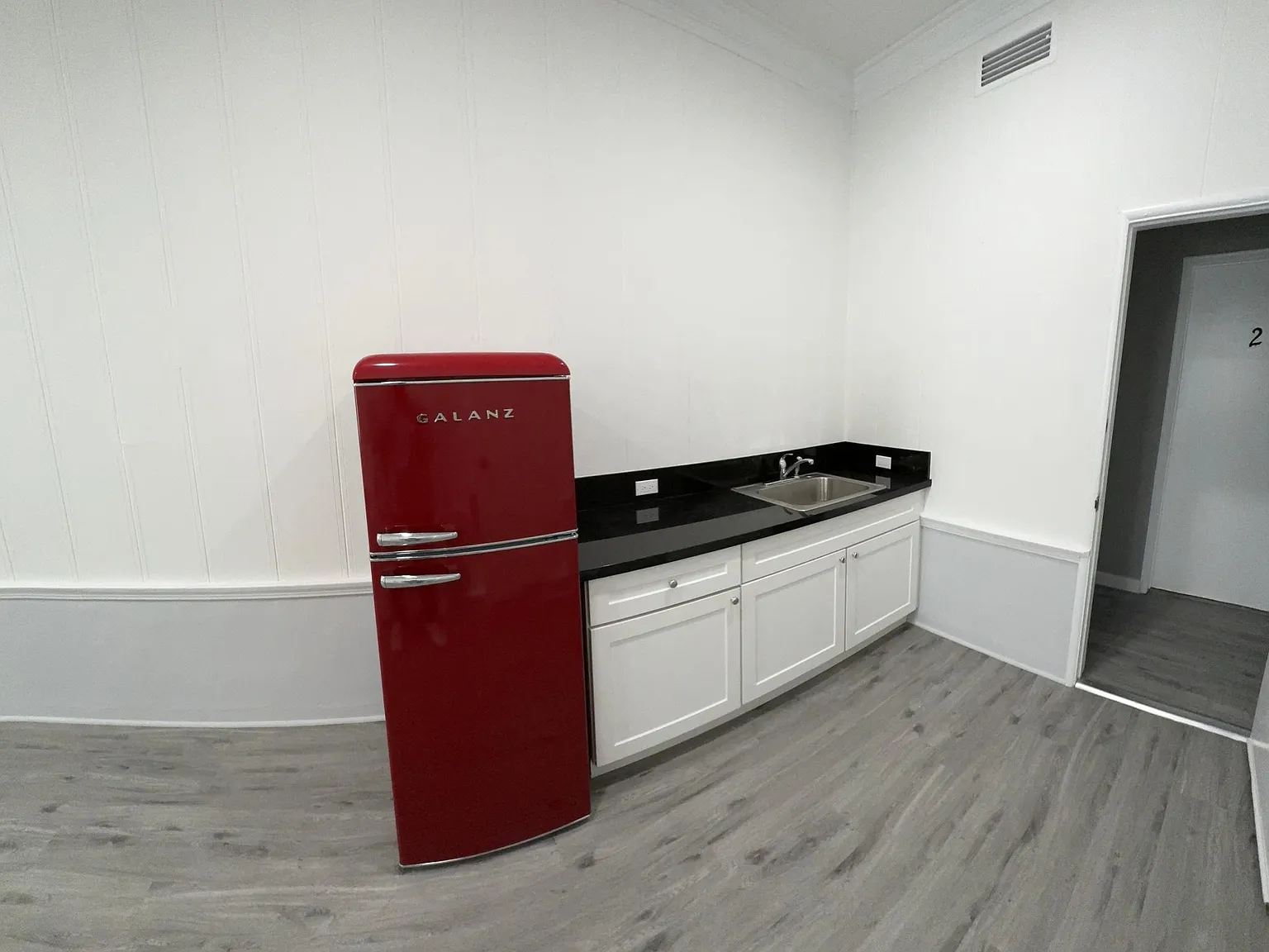 1758 Lincoln Blvd — Photo 2