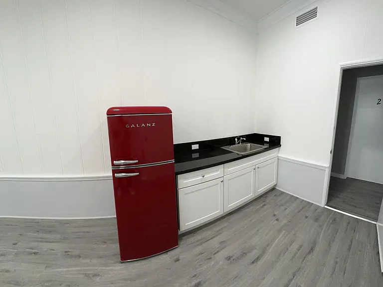 1758 Lincoln Blvd #7 — Photo 2